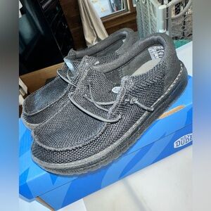 LIKE NEW Hey Dude Black Wally Funk Mono Boys Sz 11